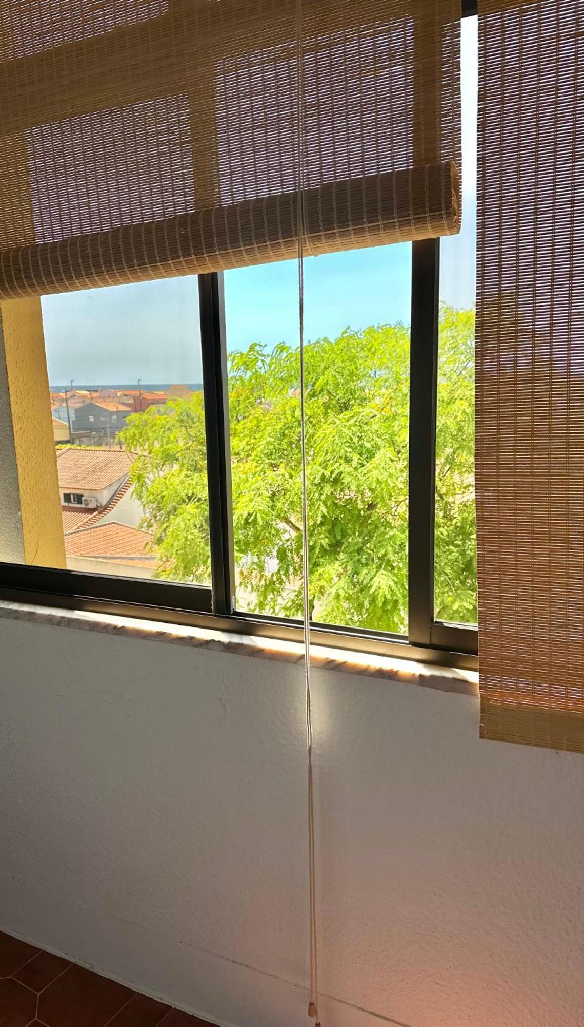 1-Bedroom Sea View Apartment With Private Balcony Costa Da Caparica, Just 5 Minutes From The Beach كوستا دا كاباريكا المظهر الخارجي الصورة