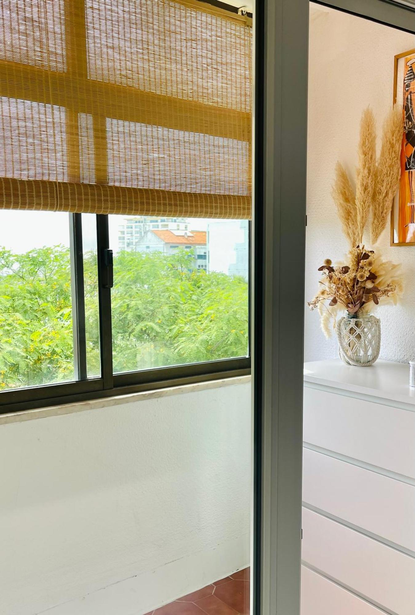 1-Bedroom Sea View Apartment With Private Balcony Costa Da Caparica, Just 5 Minutes From The Beach كوستا دا كاباريكا المظهر الخارجي الصورة